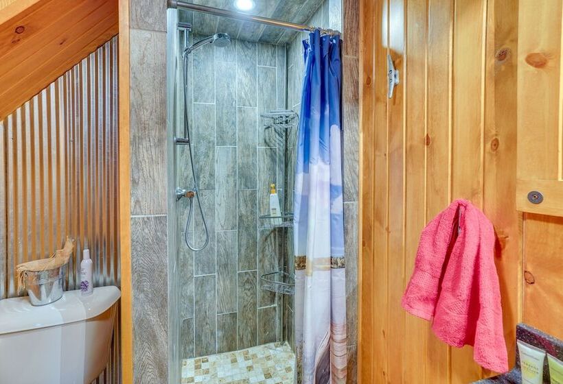 Waterfront Crofton Cabin   Boat Dock & Fire Pit!