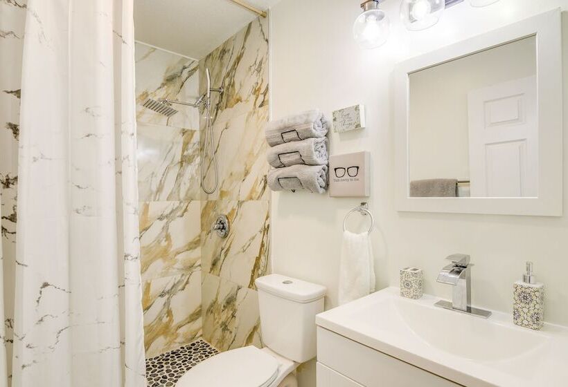 Waterfront Dandridge Cabin, 24 Mi To Pigeon Forge!