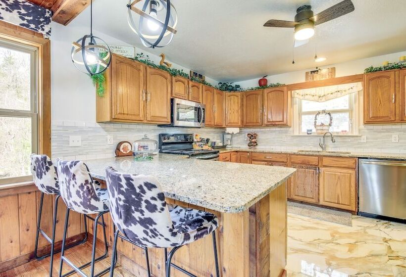 Waterfront Dandridge Cabin, 24 Mi To Pigeon Forge!