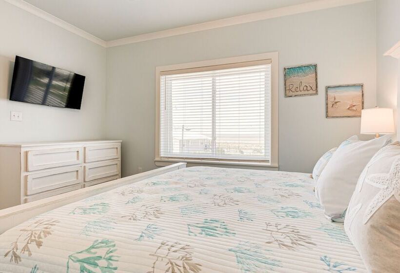 Waterfront Dauphin Island Home < Half Mi To Beach!