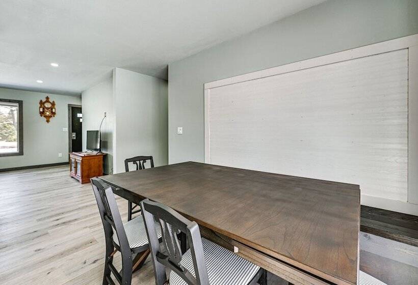 Wausau Home W/ Yard: 1 Mi To Granite Peak Ski Area