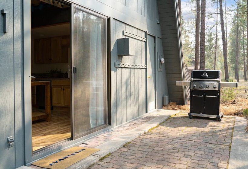 Alder By Avantstay Moody Retreat: Patio, Hot Tub In Sunriver!