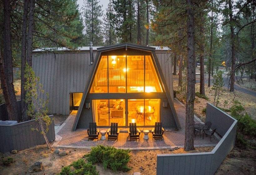 Alder By Avantstay Moody Retreat: Patio, Hot Tub In Sunriver!