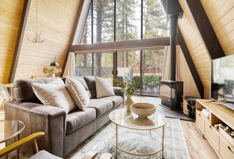 Alder By Avantstay Moody Retreat: Patio, Hot Tub In Sunriver!