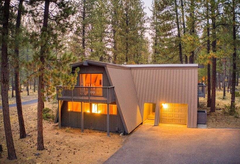 Alder By Avantstay Moody Retreat: Patio, Hot Tub In Sunriver!