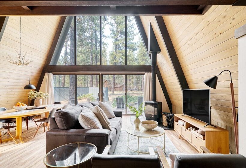 Alder By Avantstay Moody Retreat: Patio, Hot Tub In Sunriver!