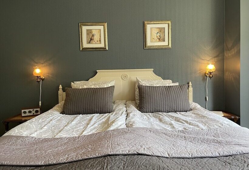 Alingsã¥s Vandrarhem   Villa Plantaget   Hostel