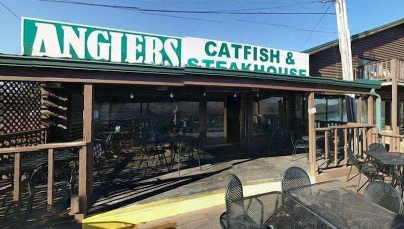 Anglers Riverfront Motel