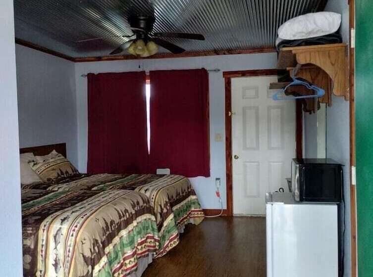 Anglers Riverfront Motel