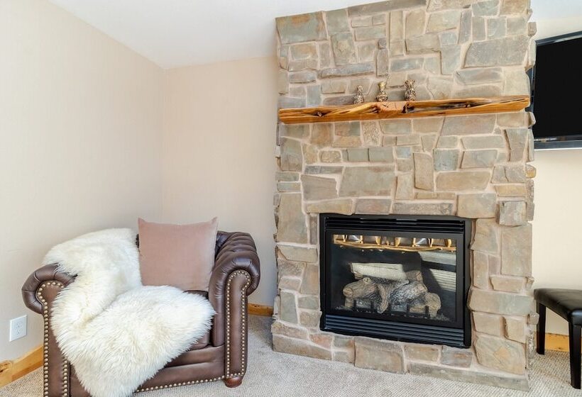 Base Camp By Avantstay Magical Cabin W/ Sauna, Hot Tub & Close To Snow & Golf