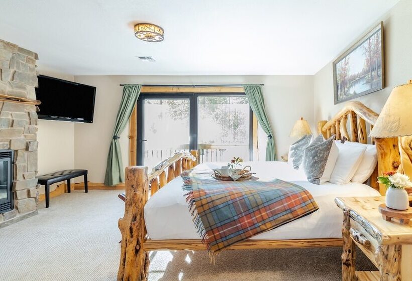 Base Camp By Avantstay Magical Cabin W/ Sauna, Hot Tub & Close To Snow & Golf