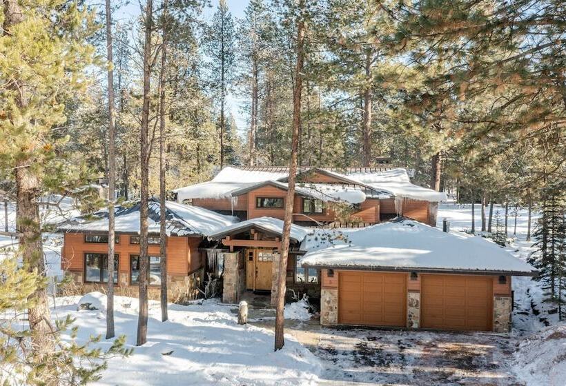 Base Camp By Avantstay Magical Cabin W/ Sauna, Hot Tub & Close To Snow & Golf