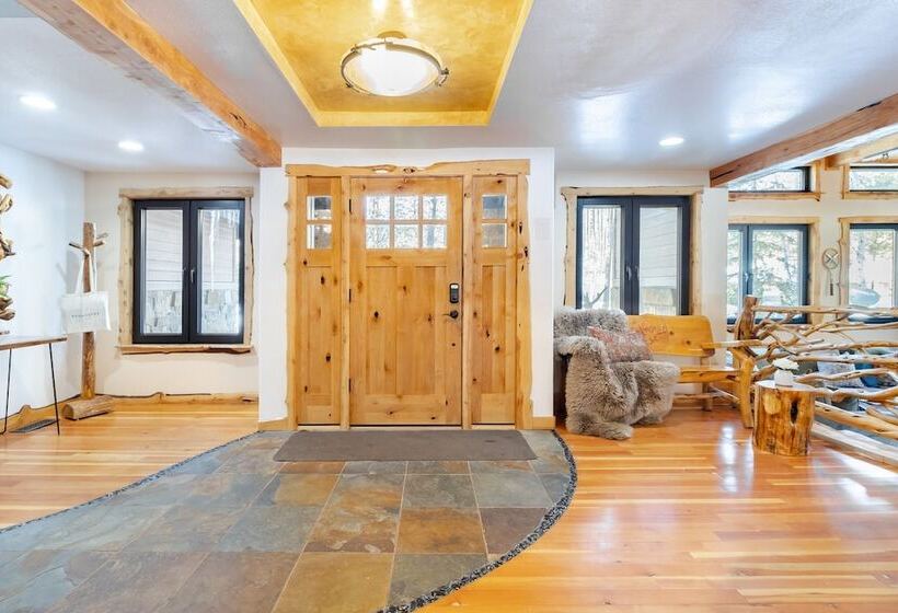 Base Camp By Avantstay Magical Cabin W/ Sauna, Hot Tub & Close To Snow & Golf