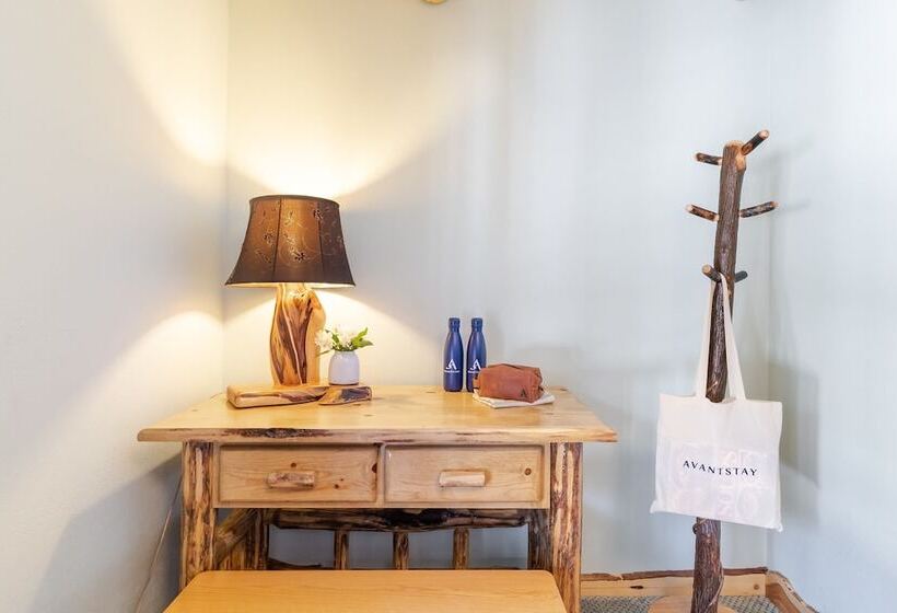 Base Camp By Avantstay Magical Cabin W/ Sauna, Hot Tub & Close To Snow & Golf