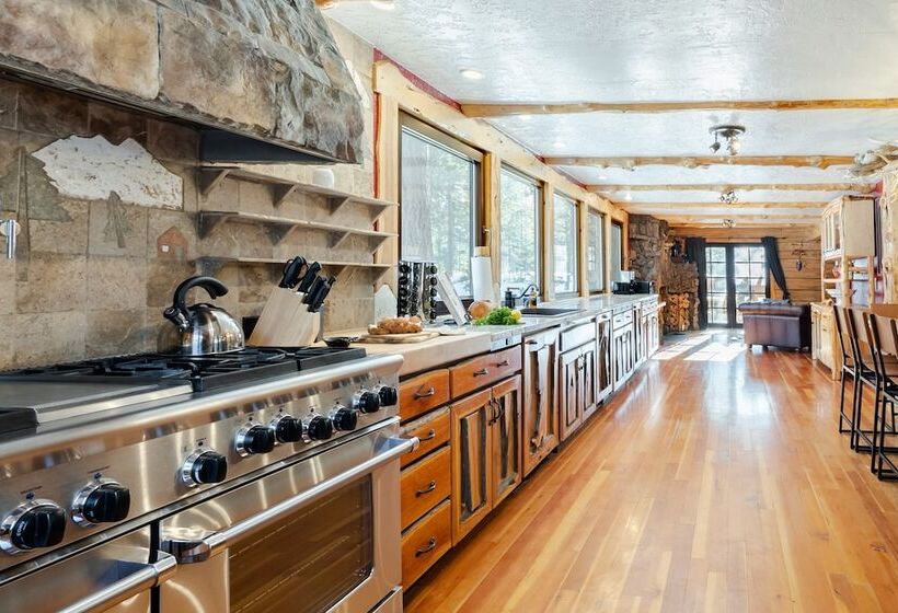 Base Camp By Avantstay Magical Cabin W/ Sauna, Hot Tub & Close To Snow & Golf