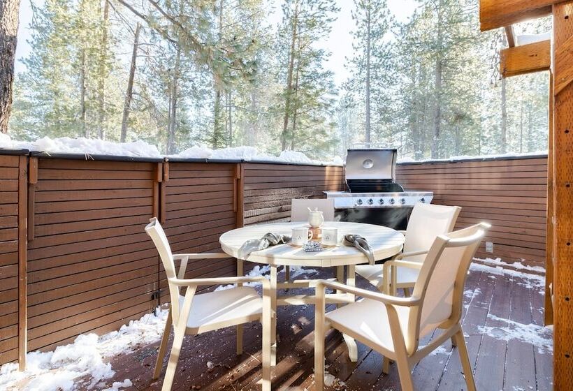 Base Camp By Avantstay Magical Cabin W/ Sauna, Hot Tub & Close To Snow & Golf