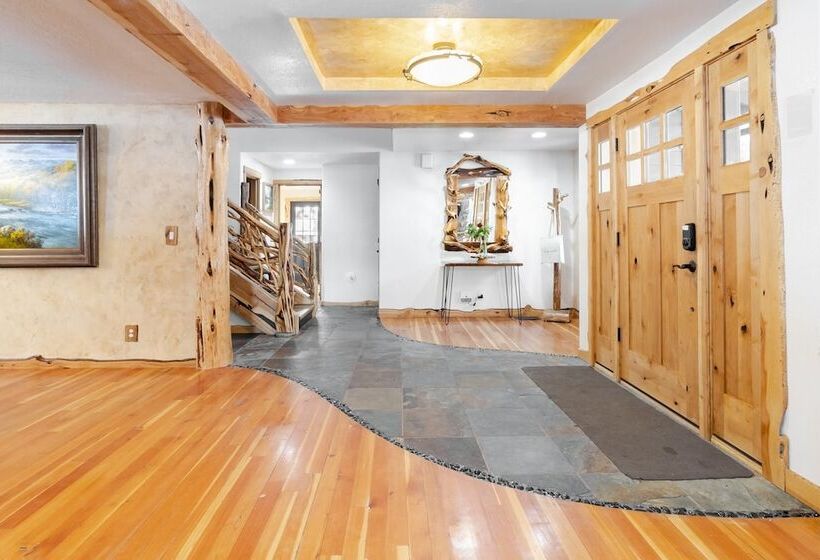 Base Camp By Avantstay Magical Cabin W/ Sauna, Hot Tub & Close To Snow & Golf