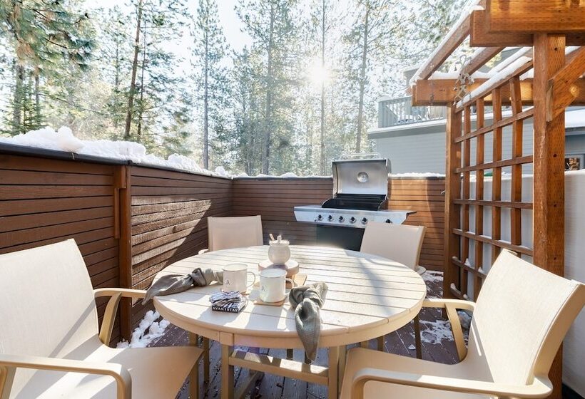Base Camp By Avantstay Magical Cabin W/ Sauna, Hot Tub & Close To Snow & Golf