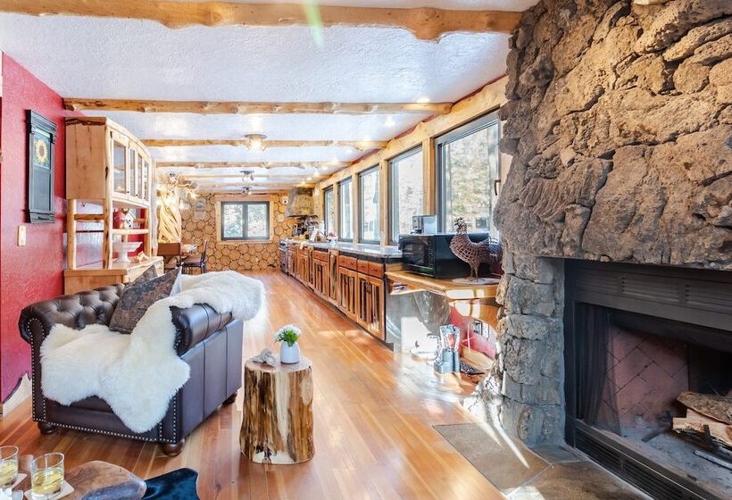 Base Camp By Avantstay Magical Cabin W/ Sauna, Hot Tub & Close To Snow & Golf