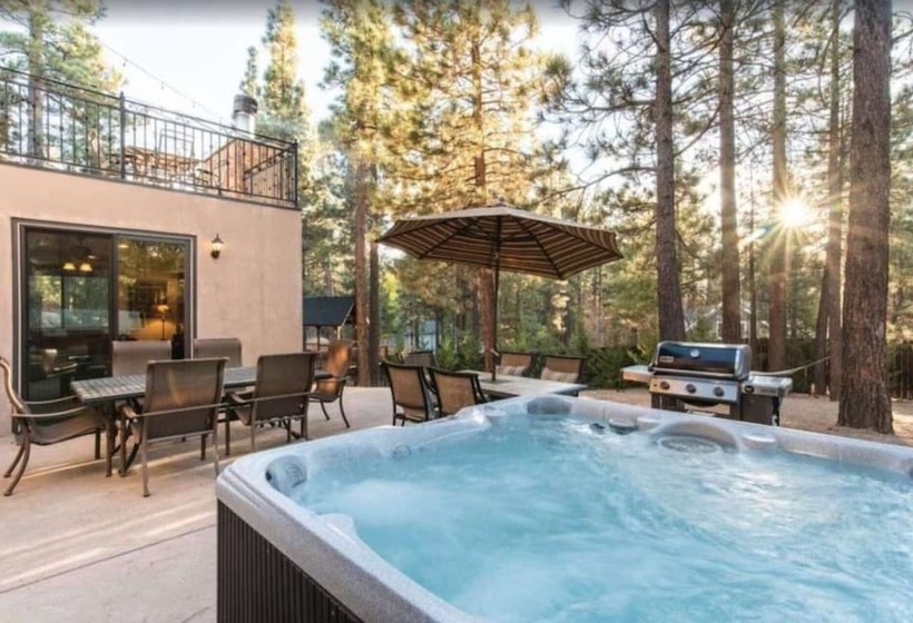 Big Bear Castle By Avantstay Private Home In Great Big Bear Location W/ Hot Tub