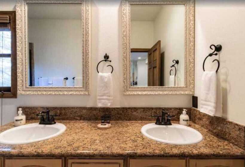 Big Bear Castle By Avantstay Private Home In Great Big Bear Location W/ Hot Tub