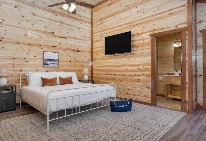 Bluestem & Bluebell By Avantstay Incredible Views W/ Large Balcony & Indoor Pool!