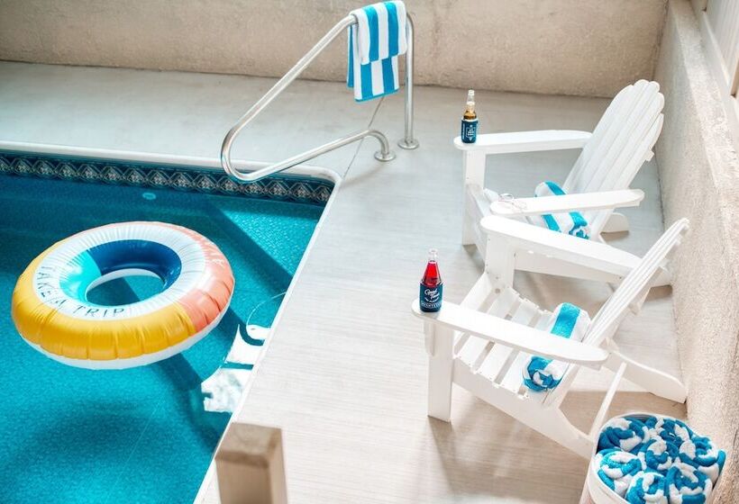 Bluestem By Avantstay Incredible Views W/ Large Balcony & Indoor Pool!