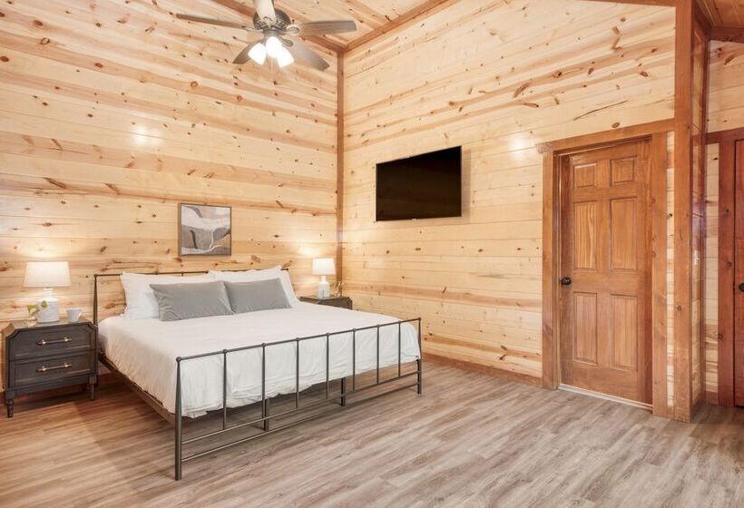 Bluestem By Avantstay Incredible Views W/ Large Balcony & Indoor Pool!