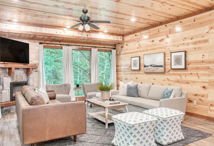 Bluestem By Avantstay Incredible Views W/ Large Balcony & Indoor Pool!