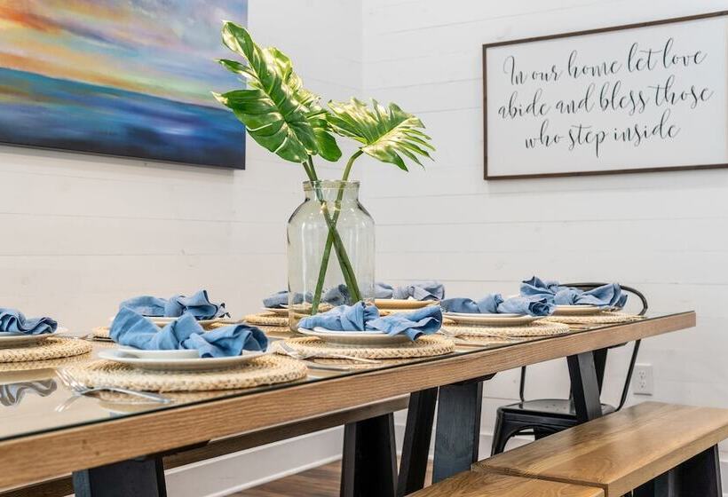 Bottlenose By Avantstay Walk To Miramar Beach