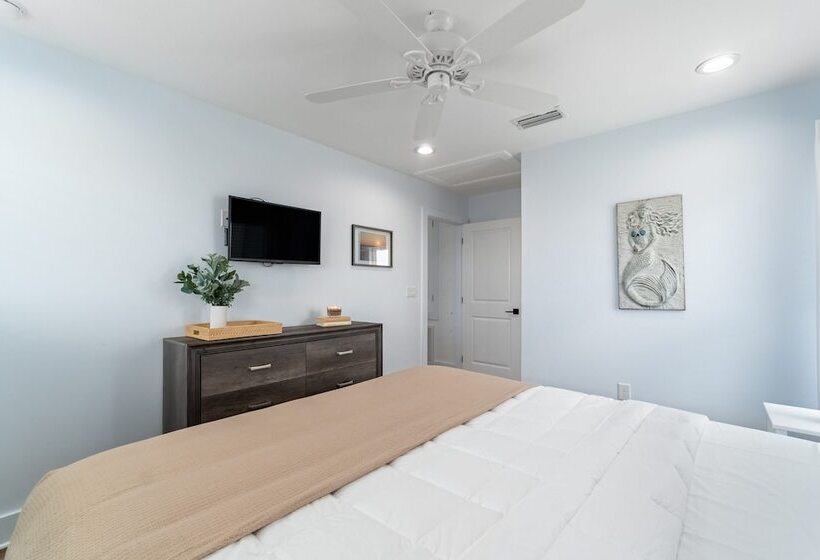 Bottlenose By Avantstay Walk To Miramar Beach