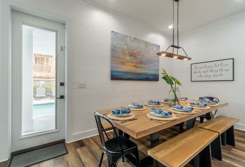 Bottlenose By Avantstay Walk To Miramar Beach