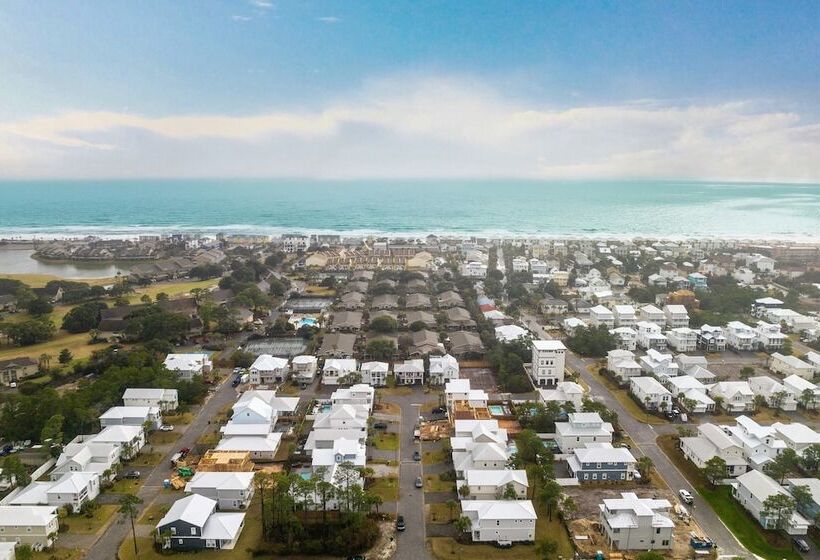 Bottlenose By Avantstay Walk To Miramar Beach