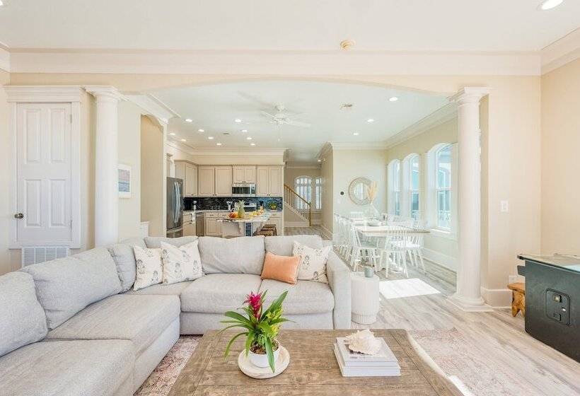 Calico By Avantstay Beachfront Retreat