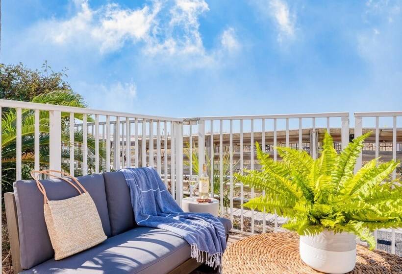 Calico By Avantstay Beachfront Retreat