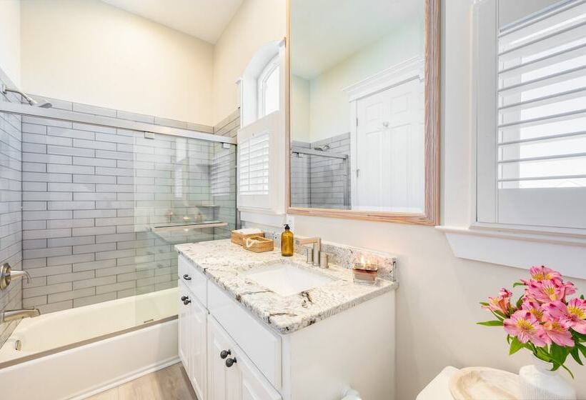 Calico By Avantstay Beachfront Retreat