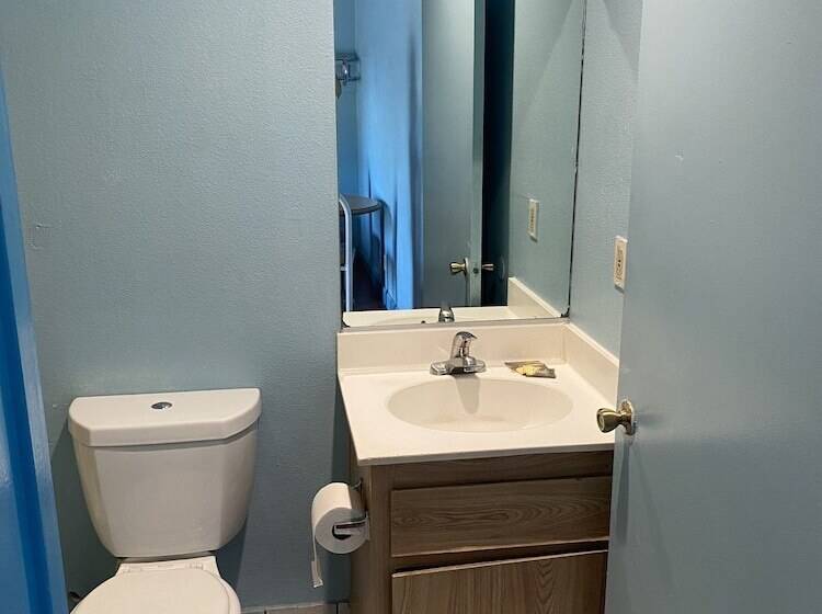 Chester Inn Motel Near Adventure City