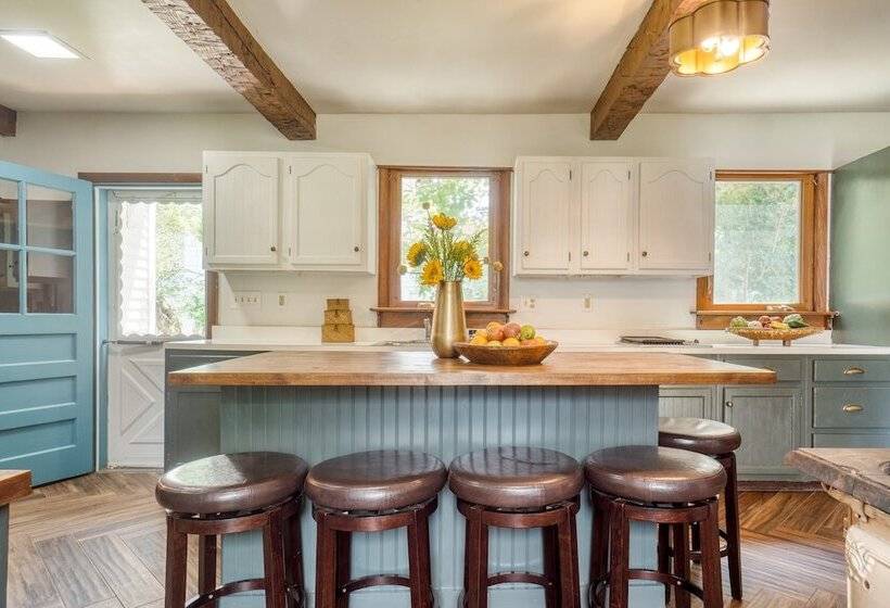 Cordelia By Avantstay Amazing Backyard, 10mins From Stockbridge!