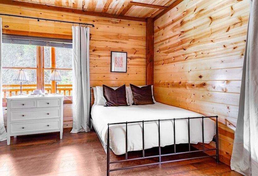 Daybreak By Avantstay Sleeps 18 Cabin + Pool/spa