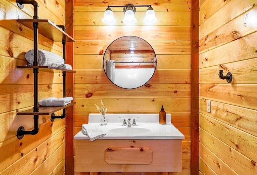 Daybreak By Avantstay Sleeps 18 Cabin + Pool/spa