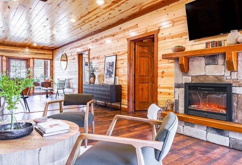 Daybreak By Avantstay Sleeps 18 Cabin + Pool/spa