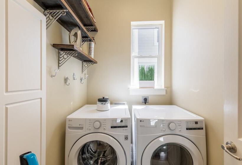 Doctor S Orders By Avantstay 5 Mins To Beach! W/ Community Pool & Hot Tub!