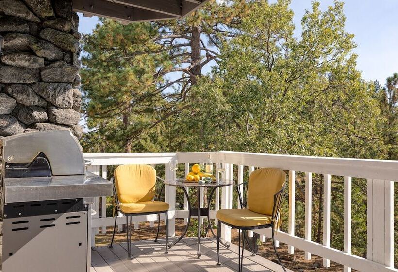 Enchanted Forest By Avantstay Indoor Hot Tub!