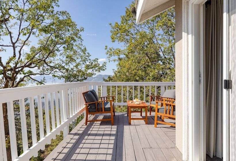 Enchanted Forest By Avantstay Indoor Hot Tub!