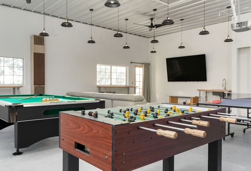 Enchanted Forest By Avantstay Indoor Hot Tub!