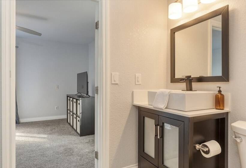 Enchanted Forest By Avantstay Indoor Hot Tub!