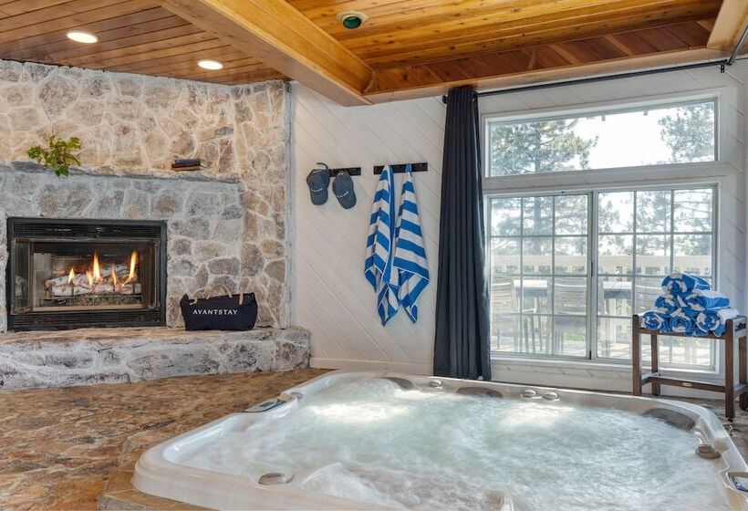 Enchanted Forest By Avantstay Indoor Hot Tub!
