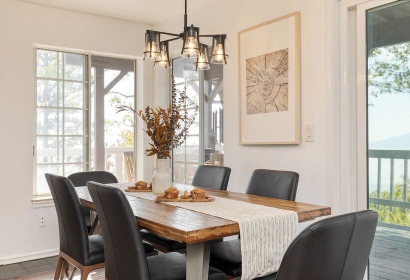 Enchanted Forest By Avantstay Indoor Hot Tub!