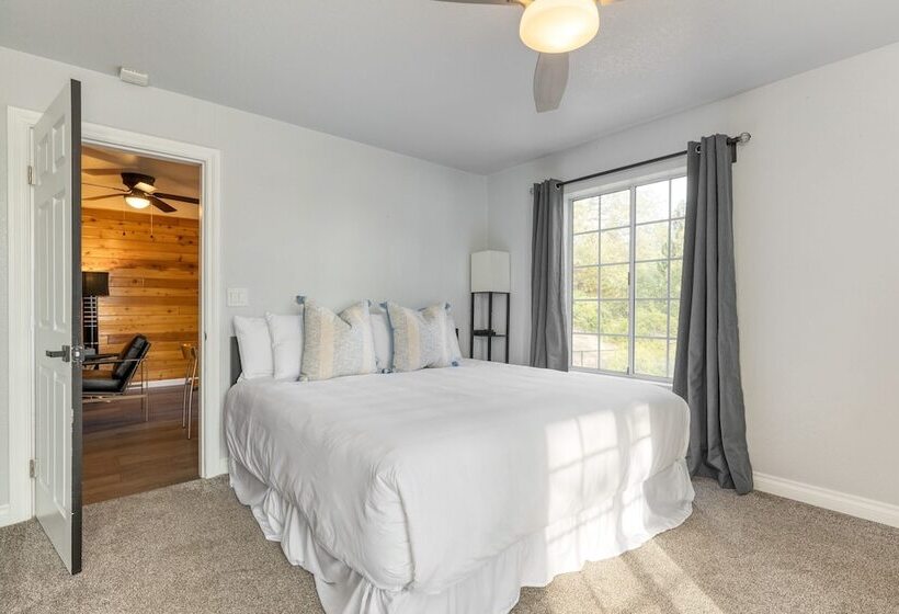 Enchanted Forest By Avantstay Indoor Hot Tub!