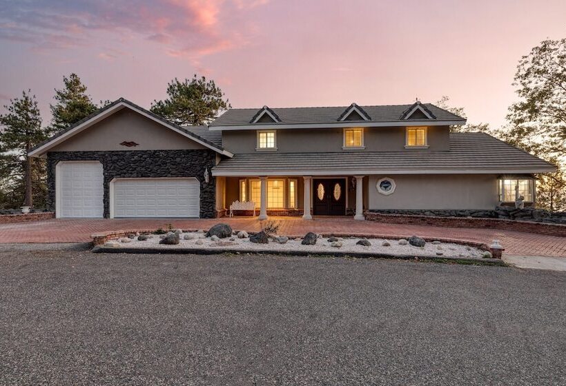 Enchanted Forest By Avantstay Indoor Hot Tub!